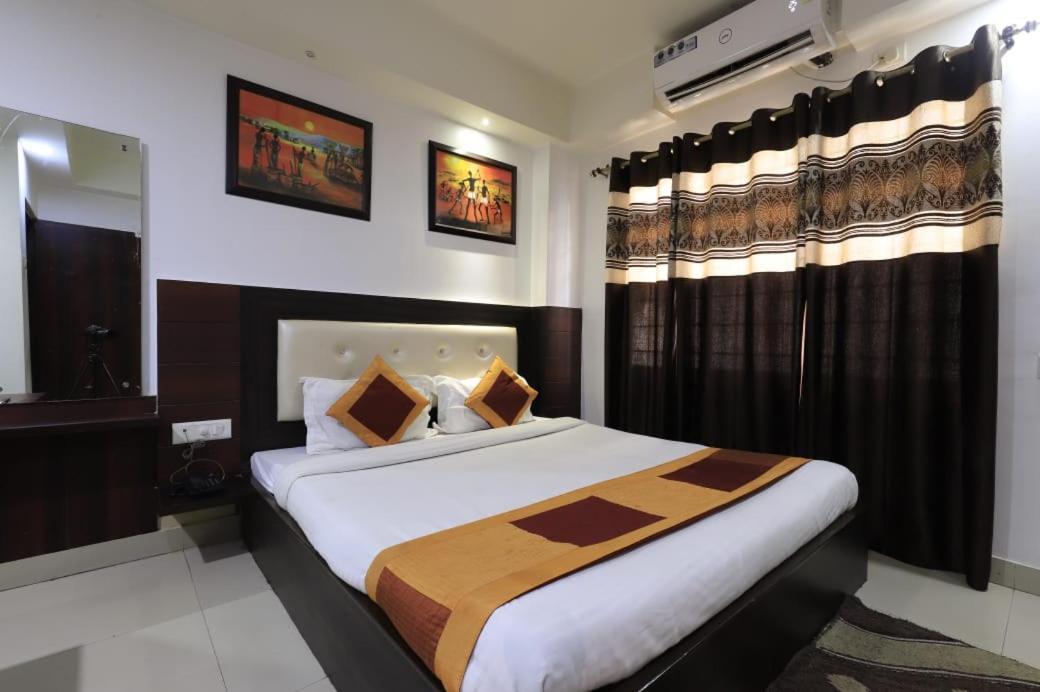 Hotel Rashmi Guwahati Exterior foto